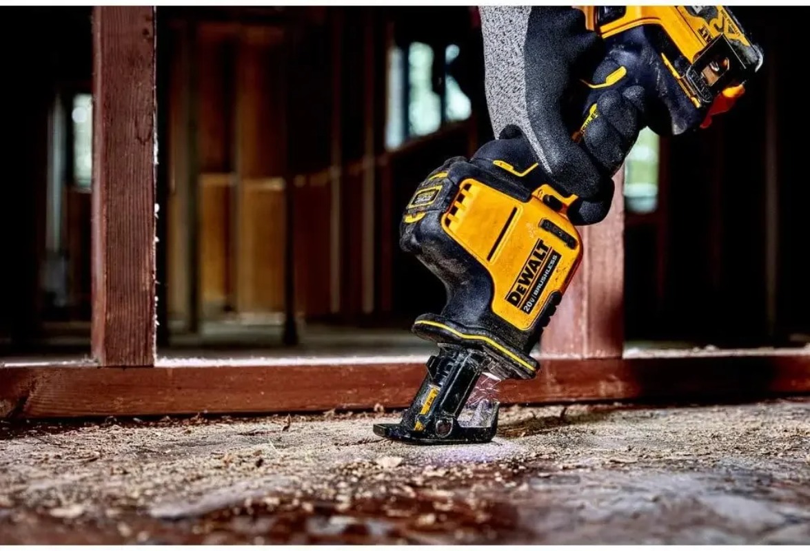 DEWALT DCS369 20V MAX* Recipro - Woodworking Hand Saw review and price